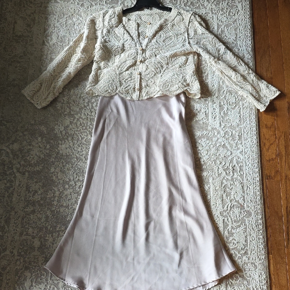 Elegant Lace Skirt Set in Cream/champagne